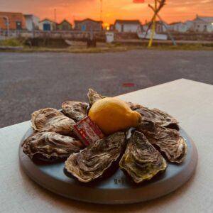 Huîtres Marennes-Oléron Huîtres fines de claire élevées à Marennes-Oléron restaurant dégustation huîtres L’Éguille-sur-Seudre